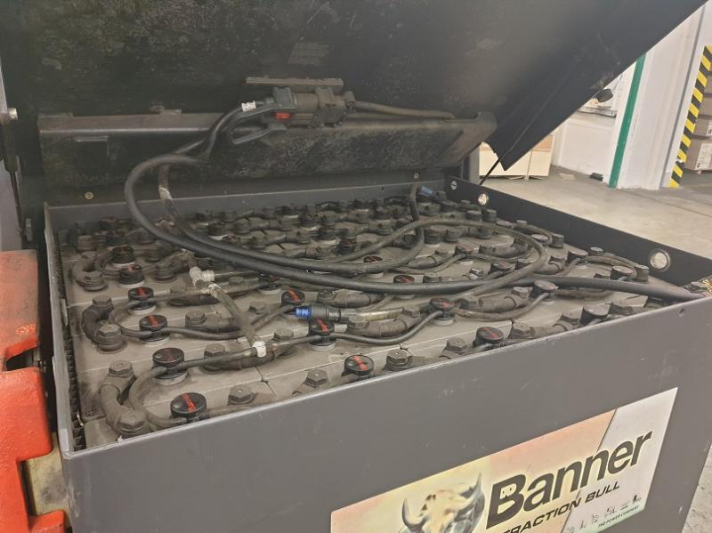 LINDE  E 40, bateriový, ZÁNOVNÍ BATERIE! TRIPLEX 6,3m, PRONAJATÝ
