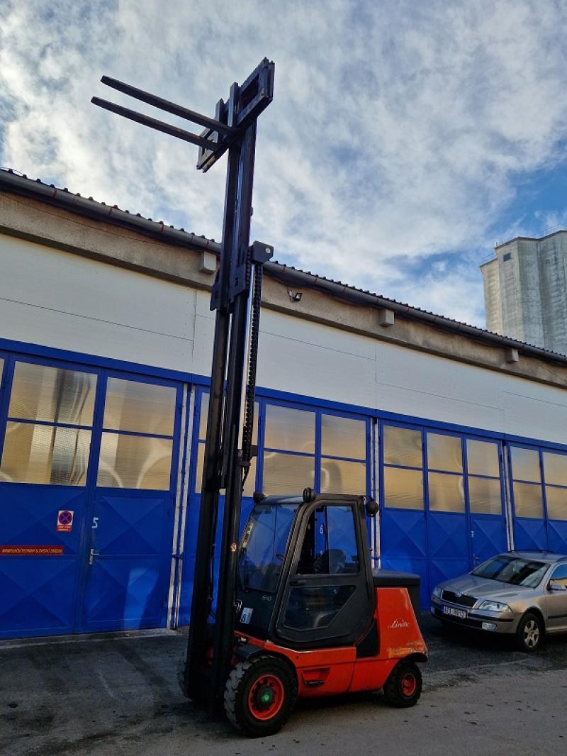 LINDE  E 40, bateriový, ZÁNOVNÍ BATERIE! TRIPLEX 6,3m, PRONAJATÝ