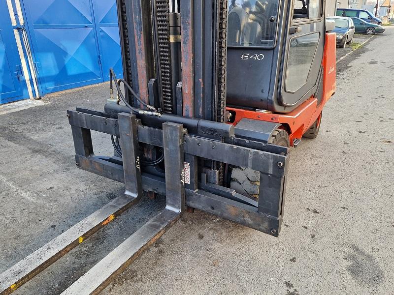 LINDE  E 40, bateriový, ZÁNOVNÍ BATERIE! TRIPLEX 6,3m, PRONAJATÝ