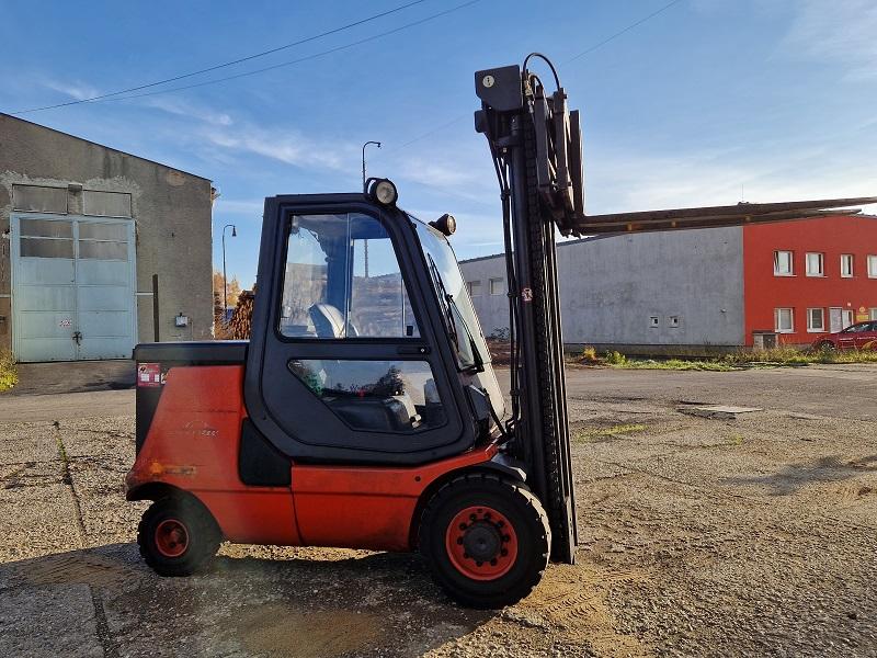 LINDE  E 40, bateriový, ZÁNOVNÍ BATERIE! TRIPLEX 6,3m, PRONAJATÝ