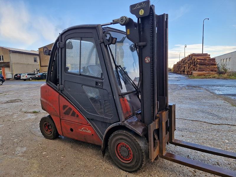 LINDE H 35 T, LPG, stožár STANDARD, r.v. 2012, POUZE 5400Mth