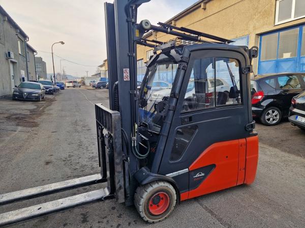 LINDE E 20 L, bateriový, TRIPLEX, výsuvné prodloužení vidlic