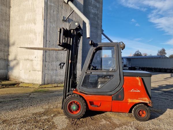 LINDE  E 40, bateriový, ZÁNOVNÍ BATERIE! TRIPLEX 6,3m, PRONAJATÝ