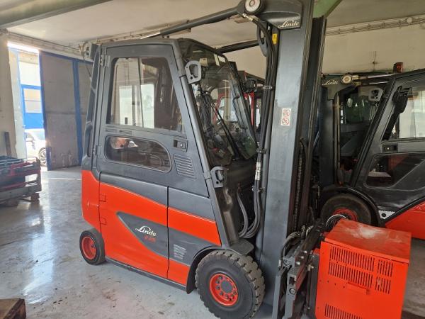 LINDE E25H - 01/600, bateriový, triplex, pozicioner, k pronájmu i prodeji