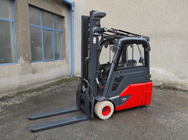 LINDNE  E20L-02,  TRIPLEX, průjezd 2,47m do kamionu! K pronájmu